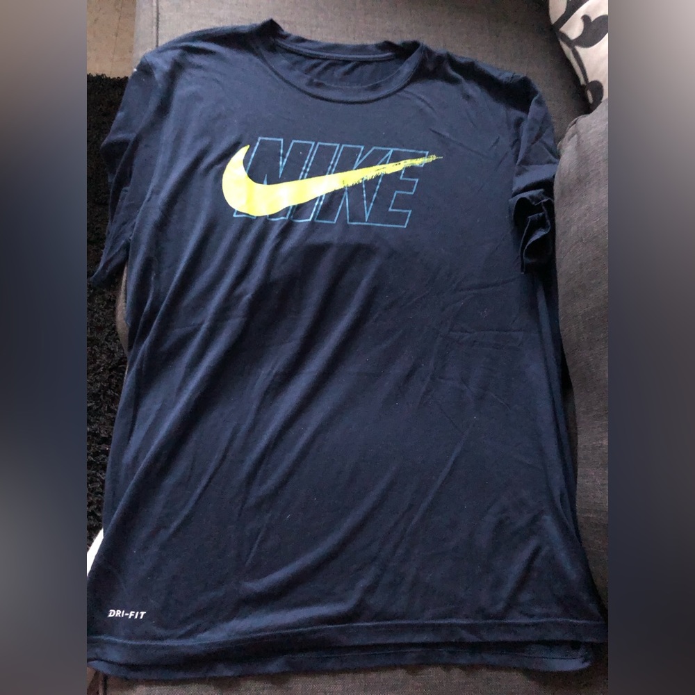 Men’s Nike dri fit tee